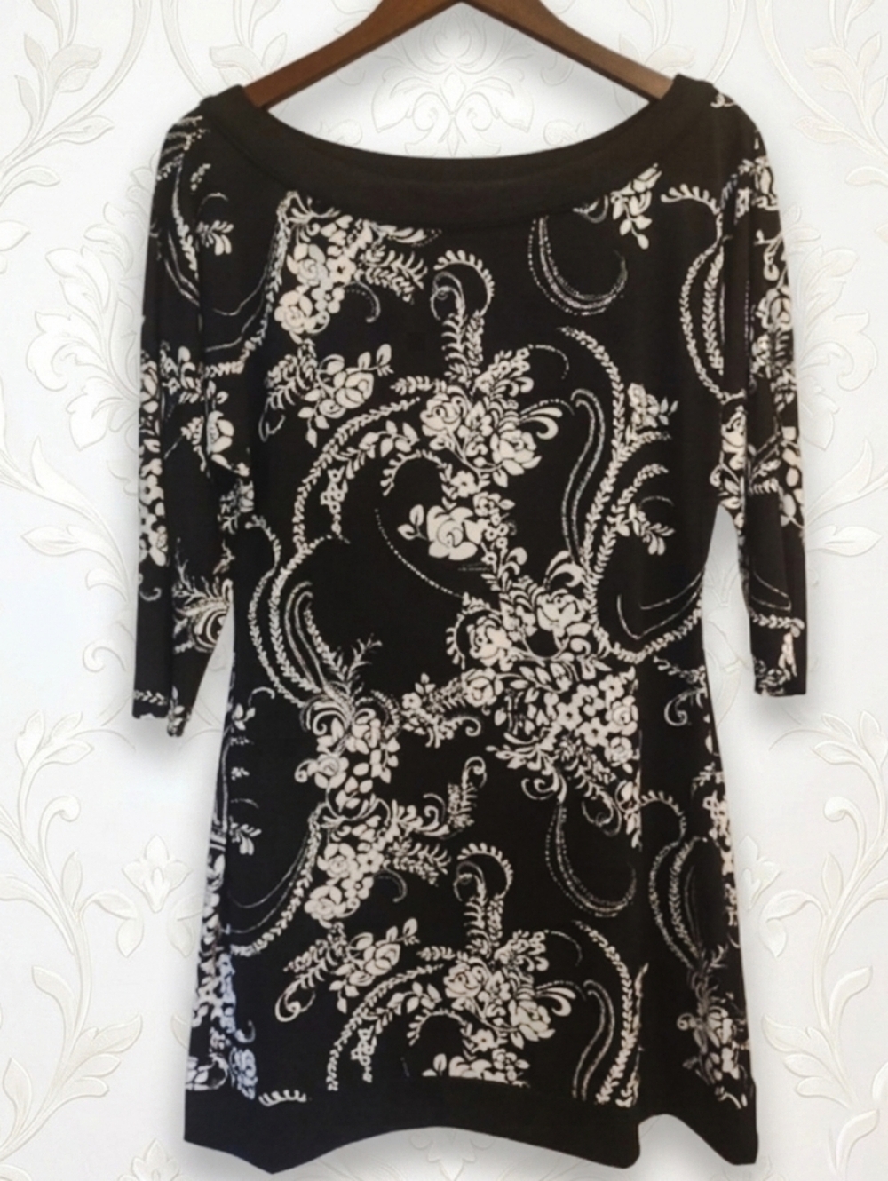 White House Black Market 3/4 Sleeve Black White Floral Dress Size Medium